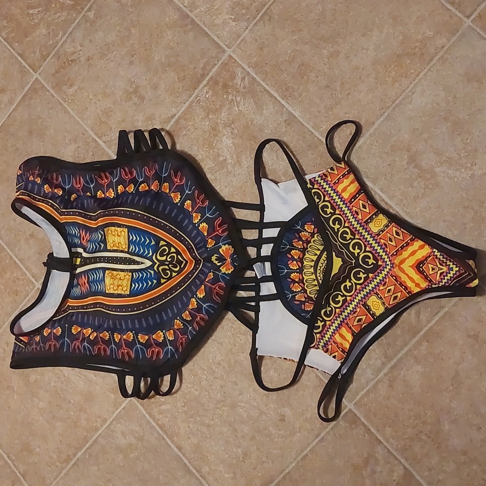 Tribal pattern one piece swimsuit - Picture 1 of 8